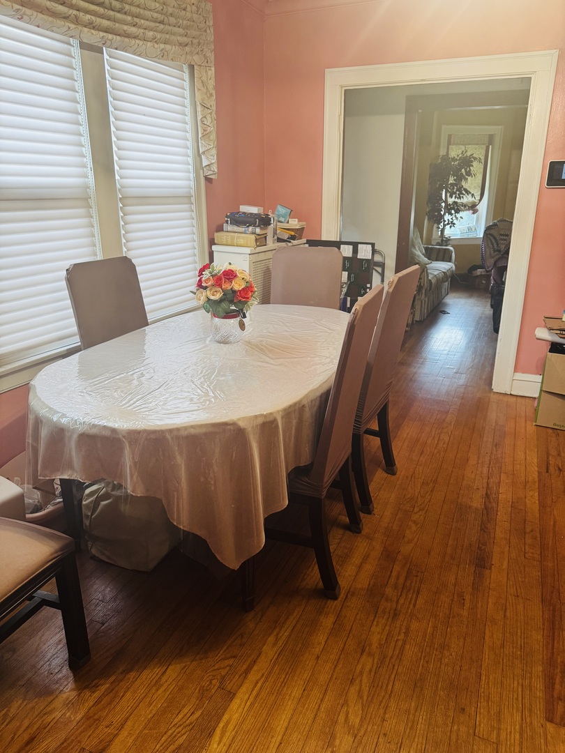 8449 S Dante Avenue Property Photo 4