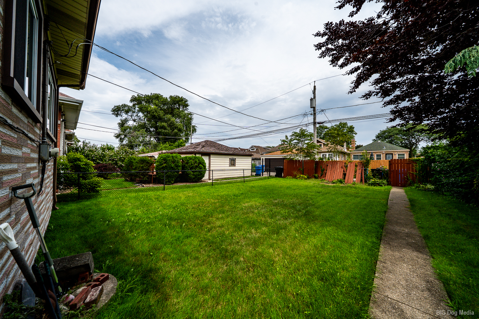 8449 S Dante Avenue Property Photo 10