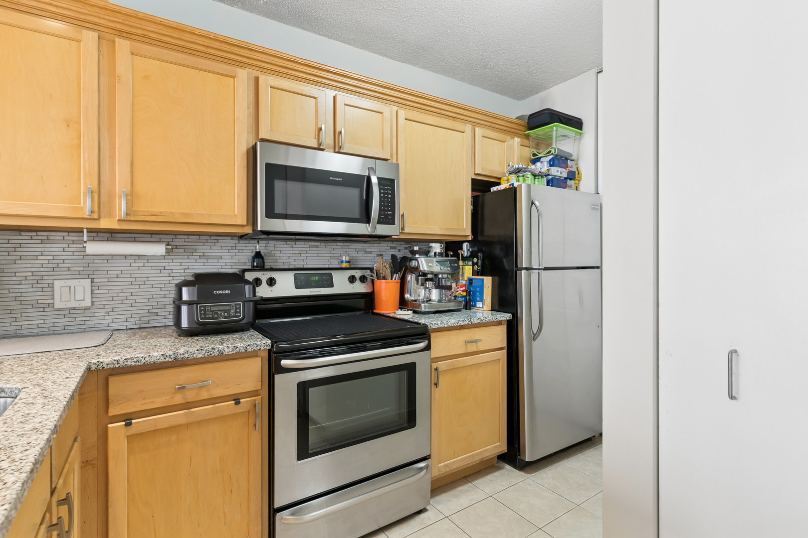 222 N Columbus Drive 2106 Property Photo 6