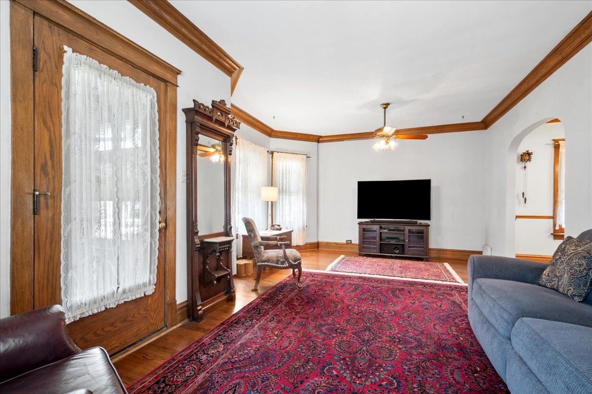 4026 N Major Avenue Property Photo 5