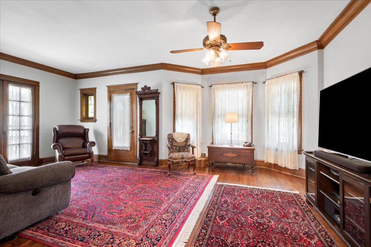 4026 N Major Avenue Property Photo 6