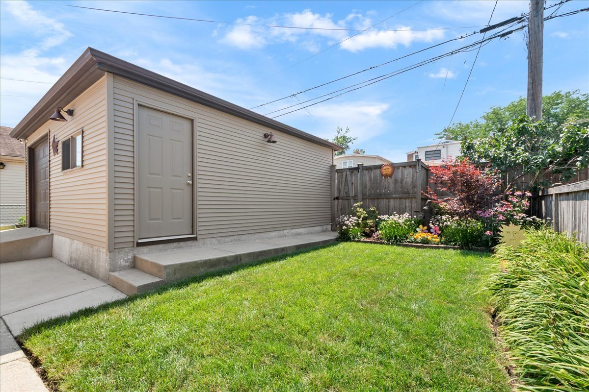 4026 N Major Avenue Property Photo 28