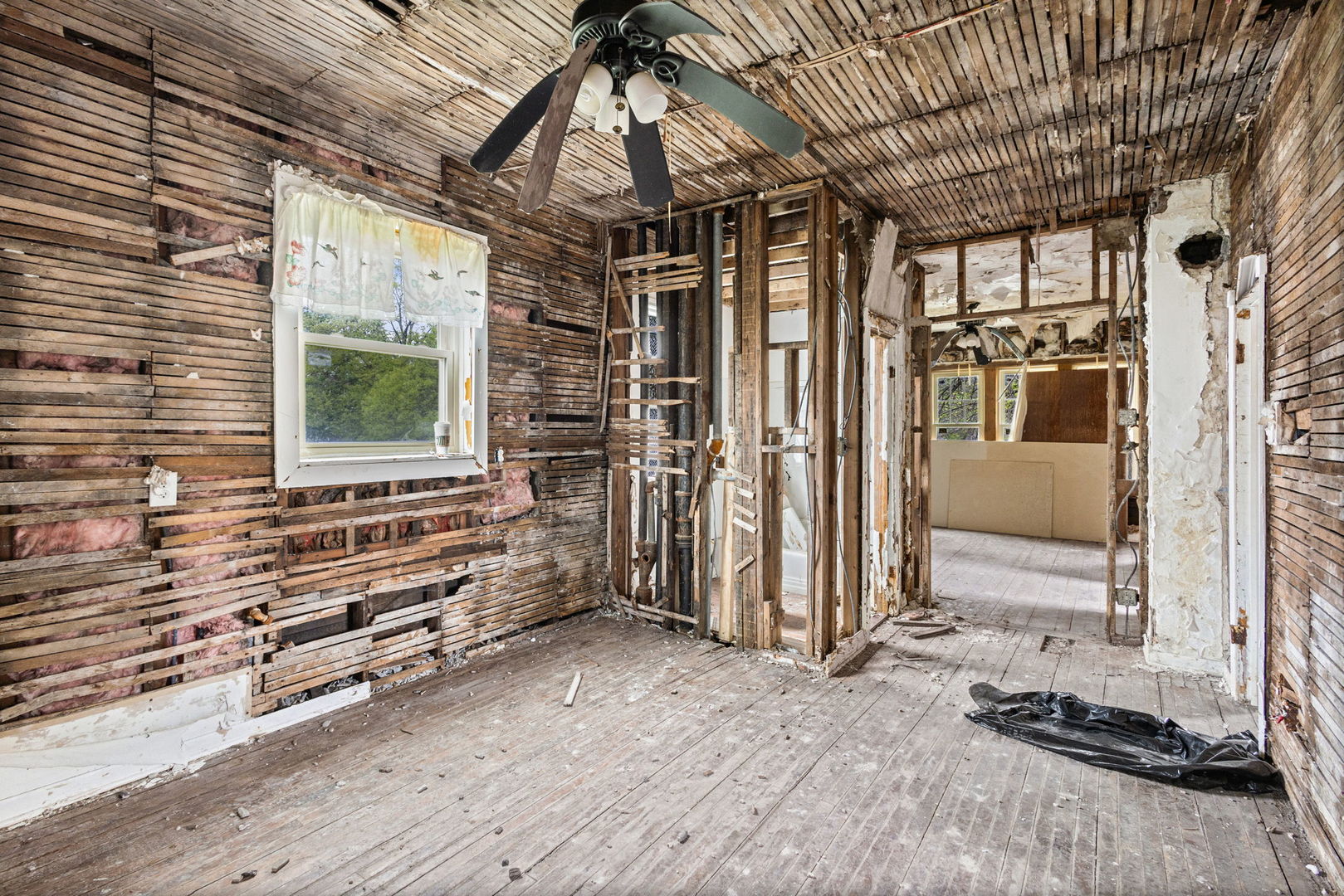 8405 S Baltimore Avenue Property Photo 14