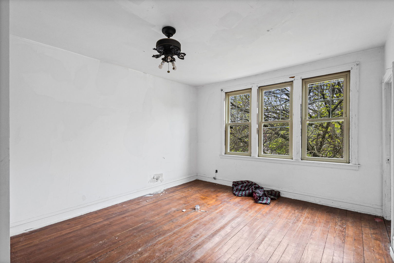 8405 S Baltimore Avenue Property Photo 18