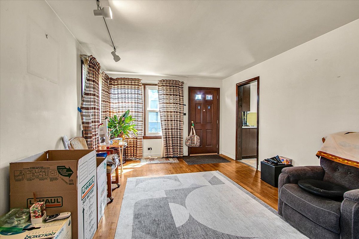 316 Morris Avenue Property Photo 3