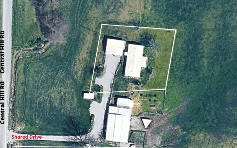 2025 Central Hill Road Property Photo 4