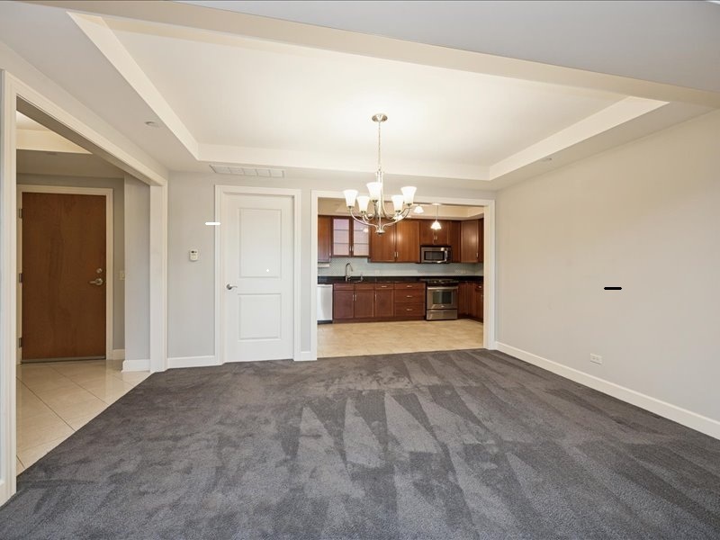 10 E Burlington Street 2j Property Photo 8