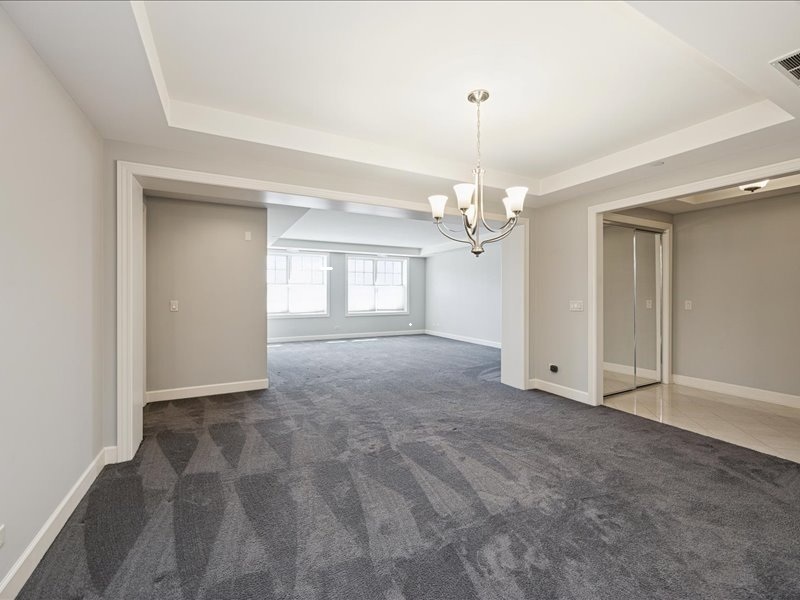 10 E Burlington Street 2j Property Photo 15