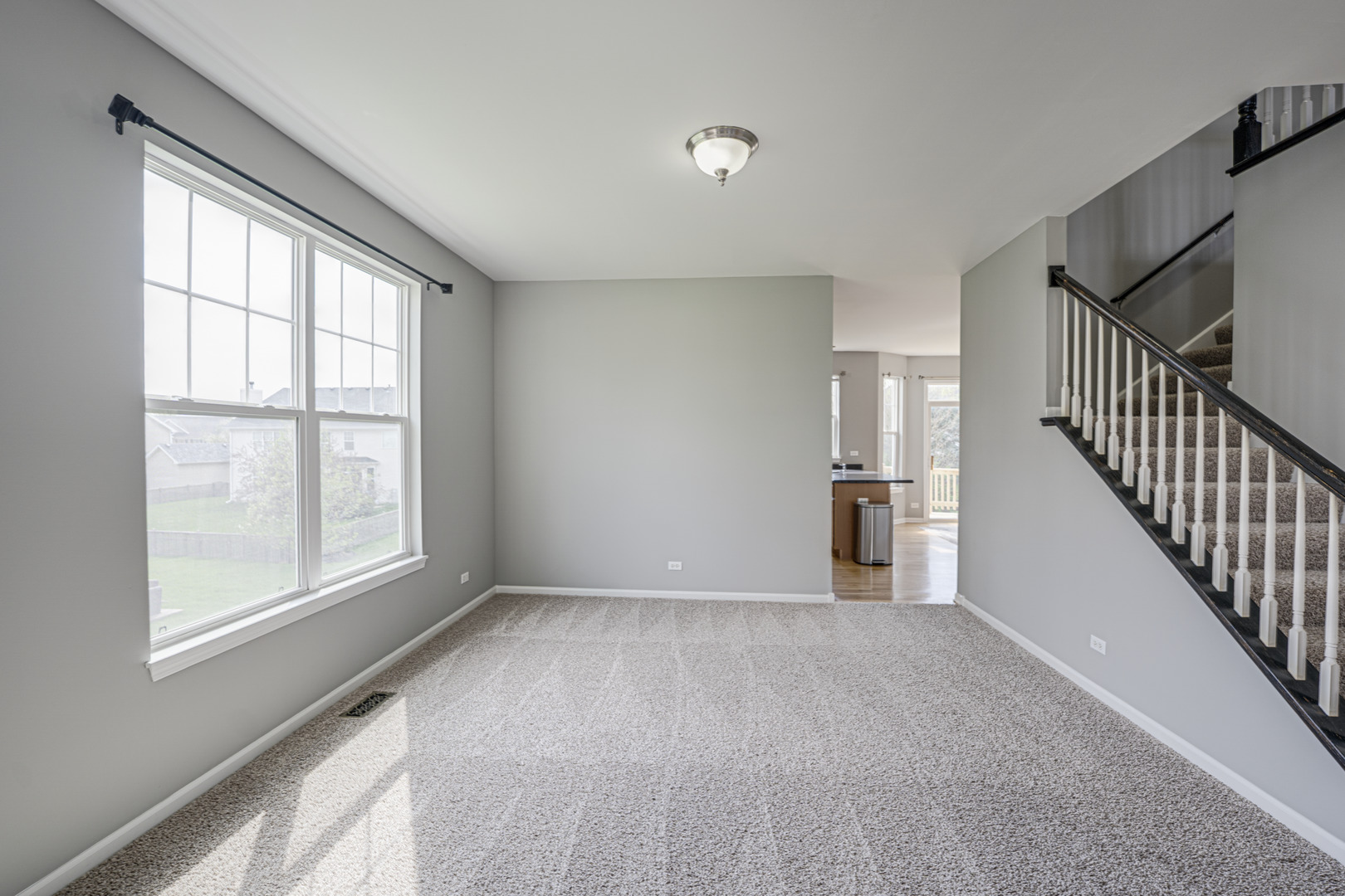 26615 Silverleaf Drive Property Photo 8