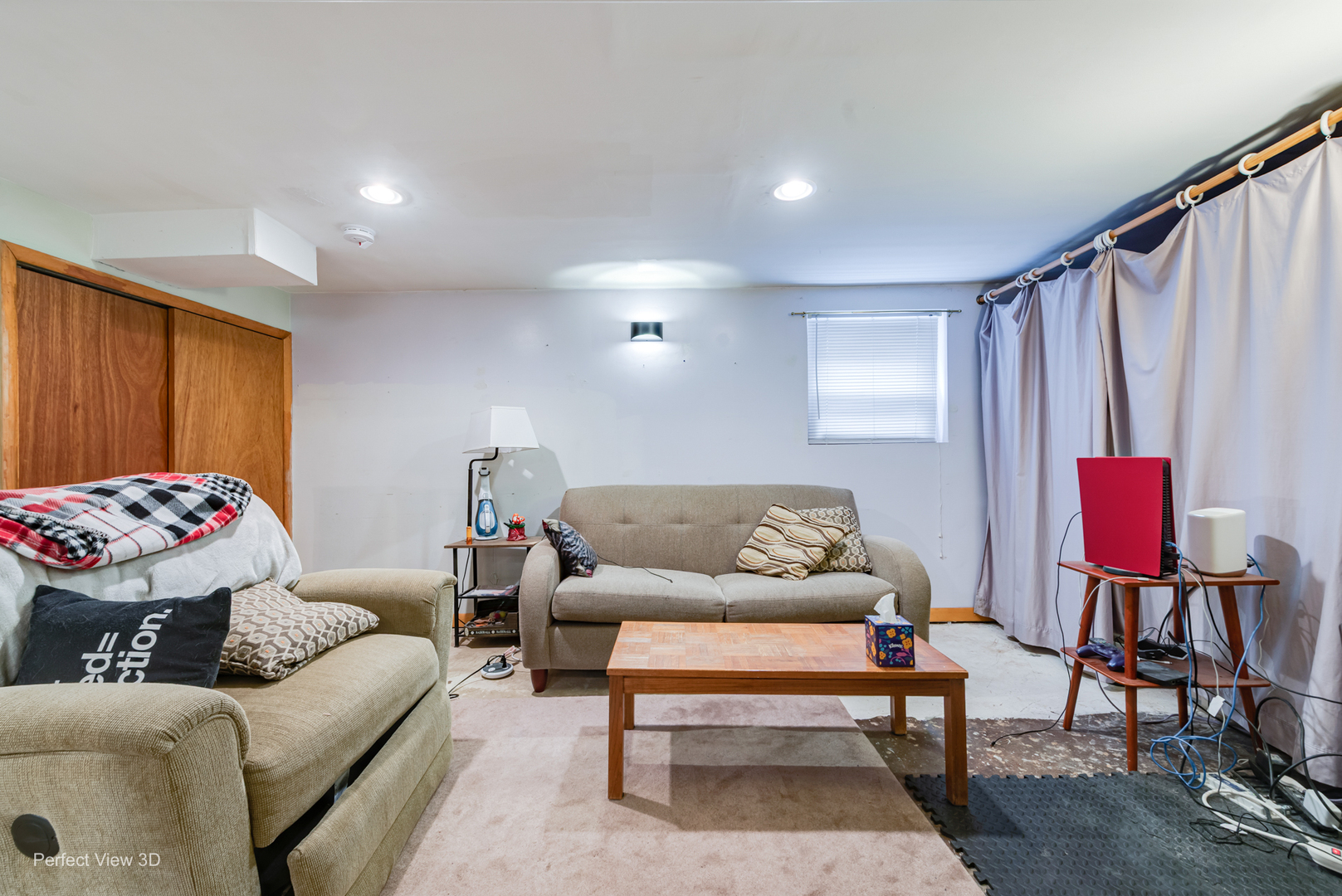 4050 N Menard Avenue Property Photo 17