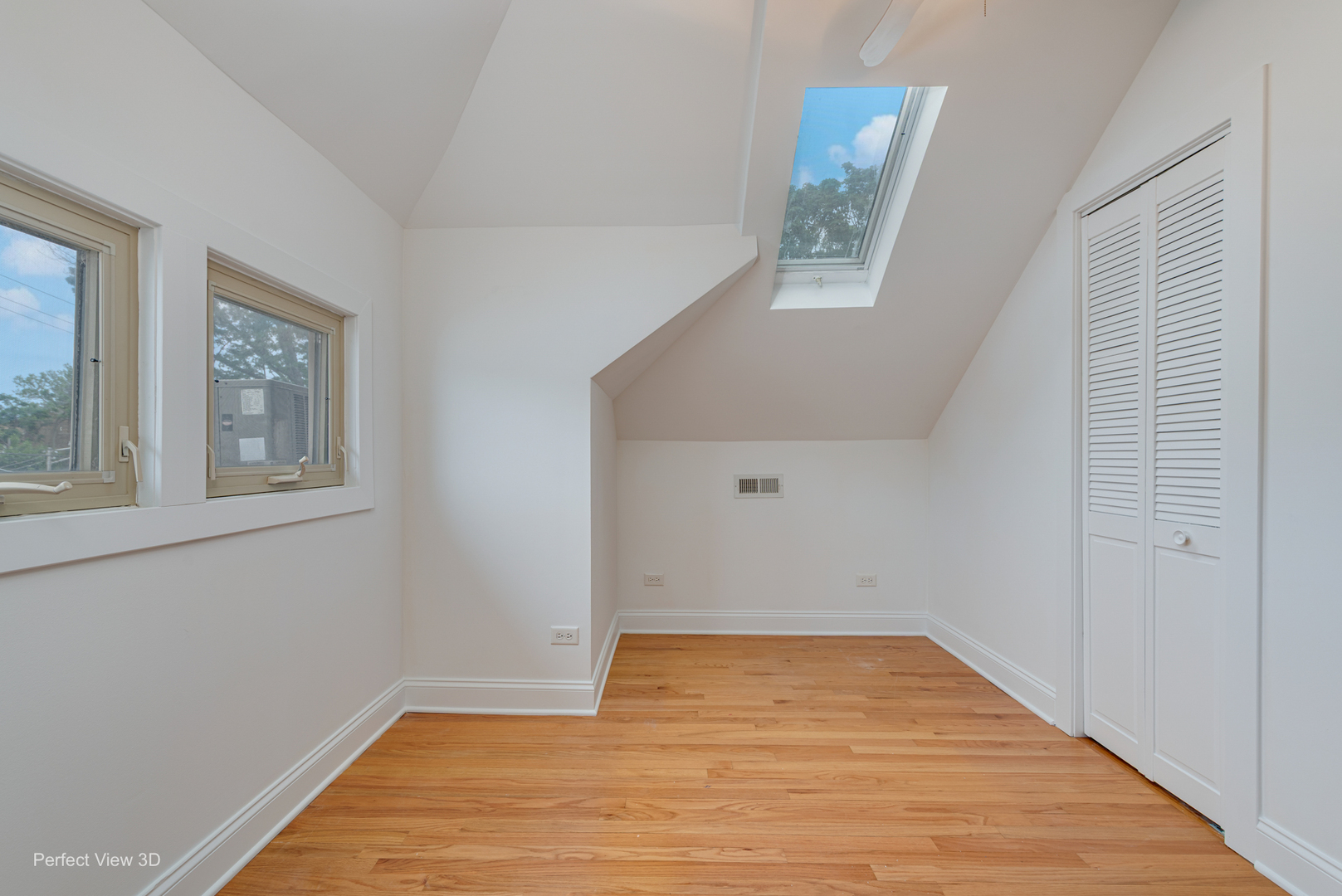 4050 N Menard Avenue Property Photo 23