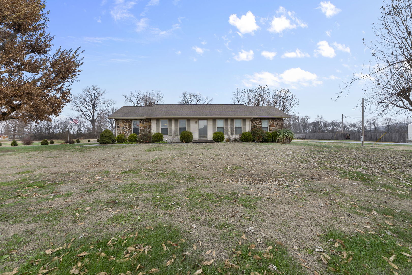 24250 Hanging Rock Road Property Photo 1