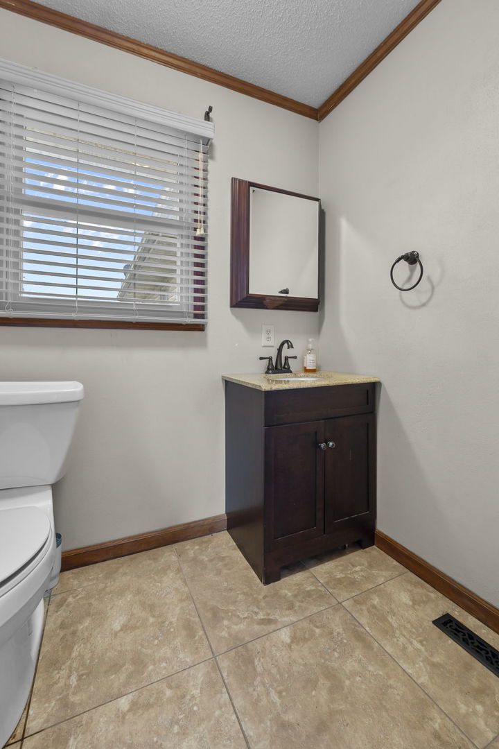 24250 Hanging Rock Road Property Photo 26