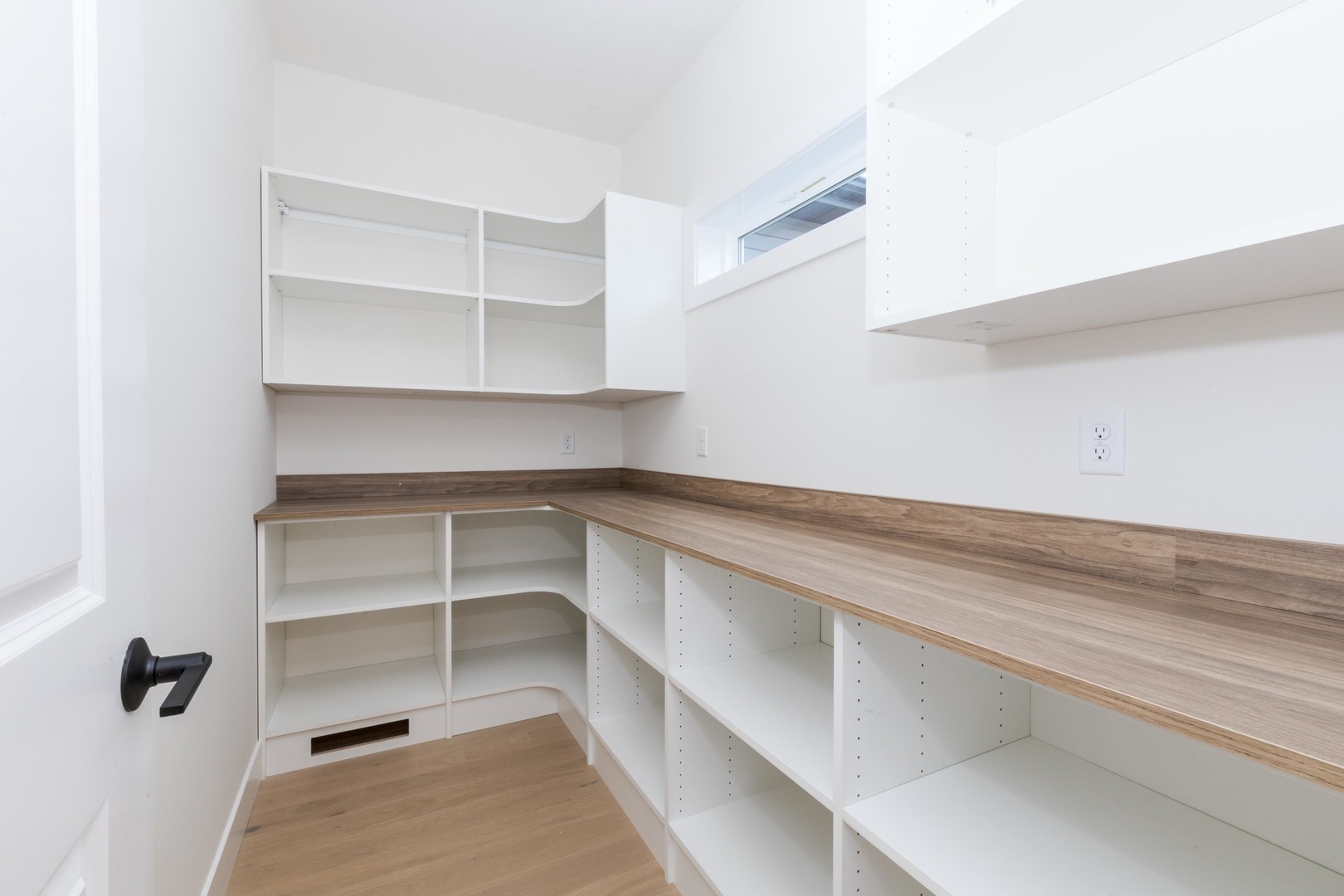 5008 Castlebar Drive Property Photo 15