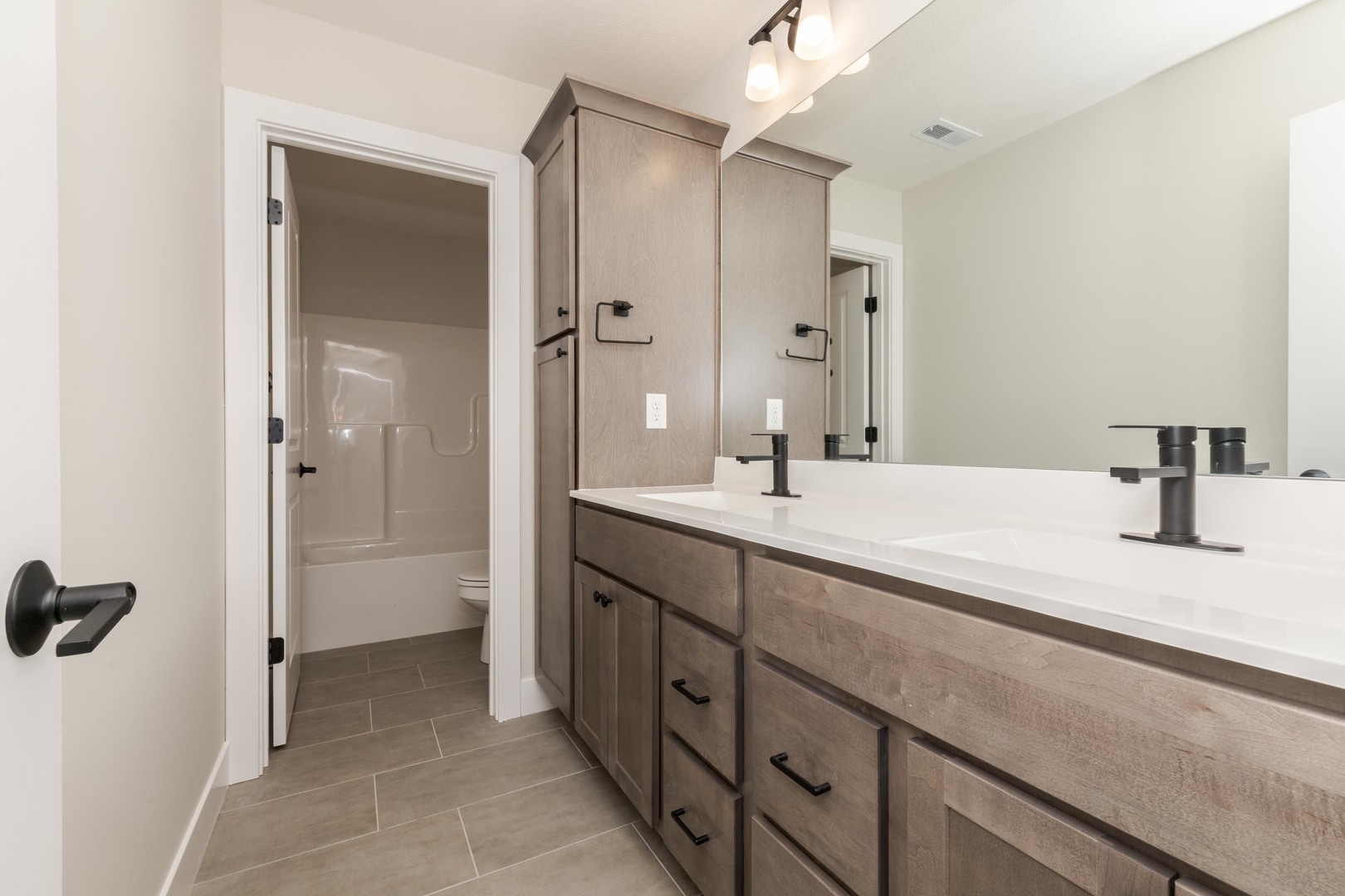5008 Castlebar Drive Property Photo 28