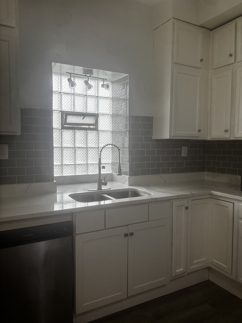 6813 S Wabash Avenue Property Photo 16