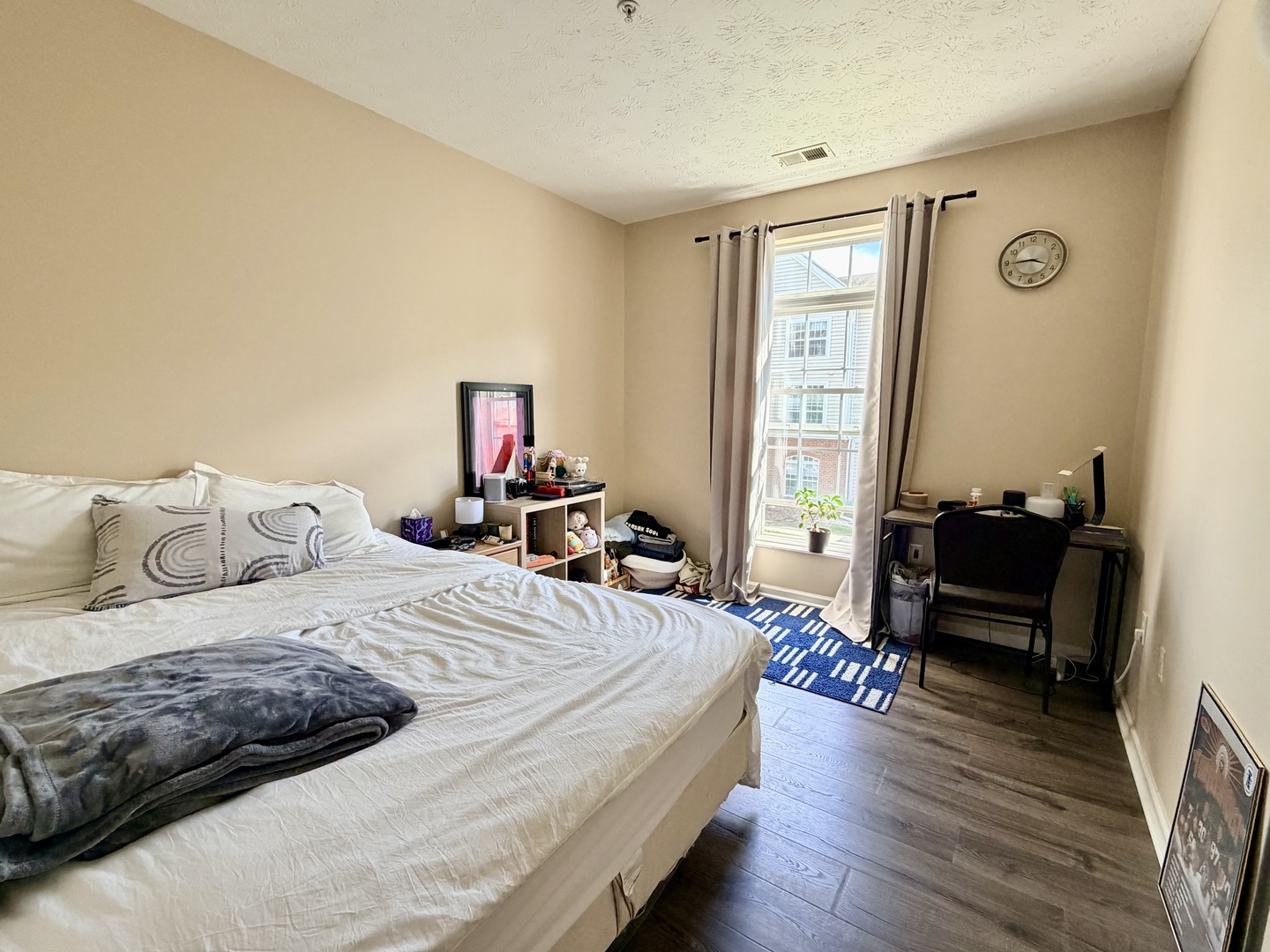 1903 N Lincoln Avenue 206 Property Photo 10