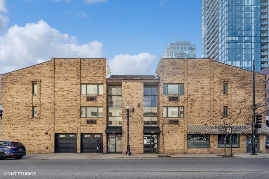 163 W Division Street Property Photo 2