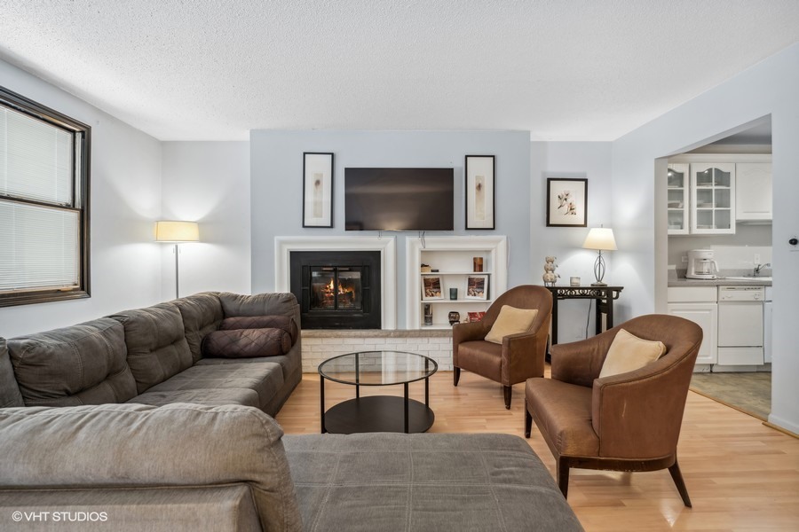 163 W Division Street Property Photo 5