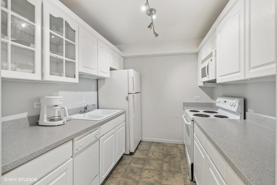 163 W Division Street Property Photo 7
