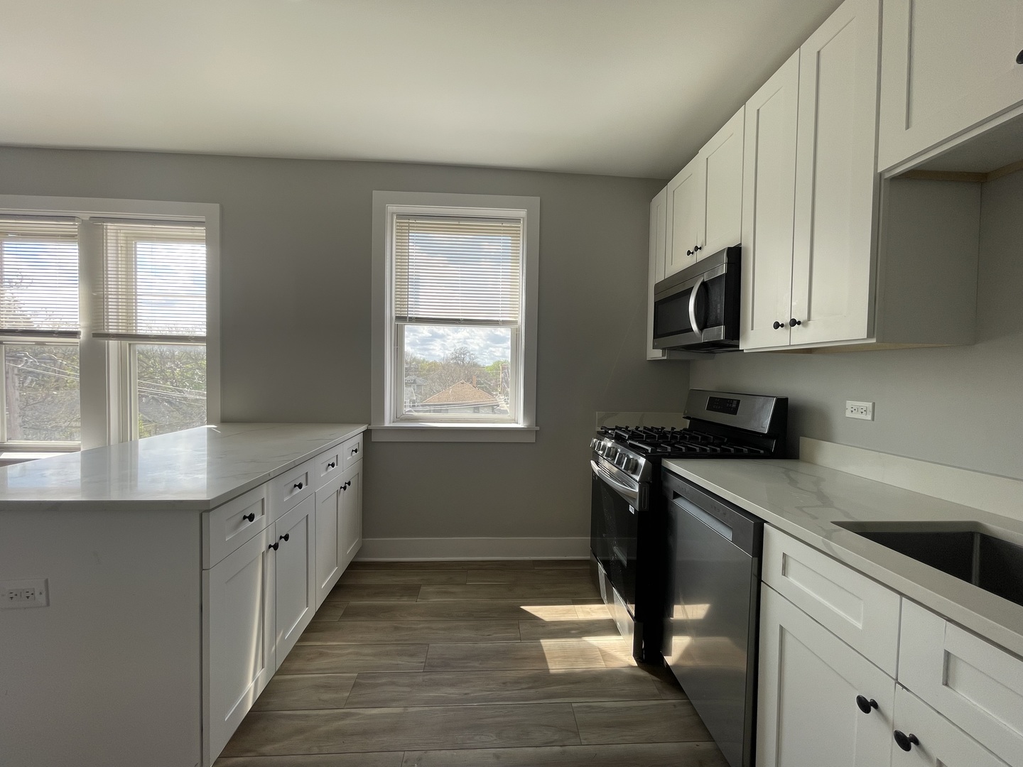 722 N Austin Boulevard 3w Property Photo 3