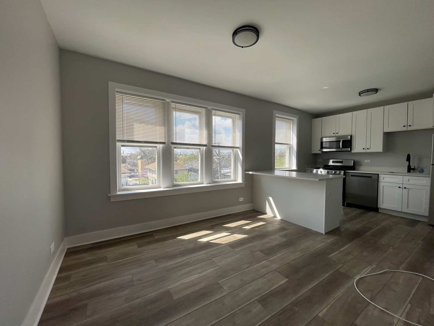 722 N Austin Boulevard 3w Property Photo 6