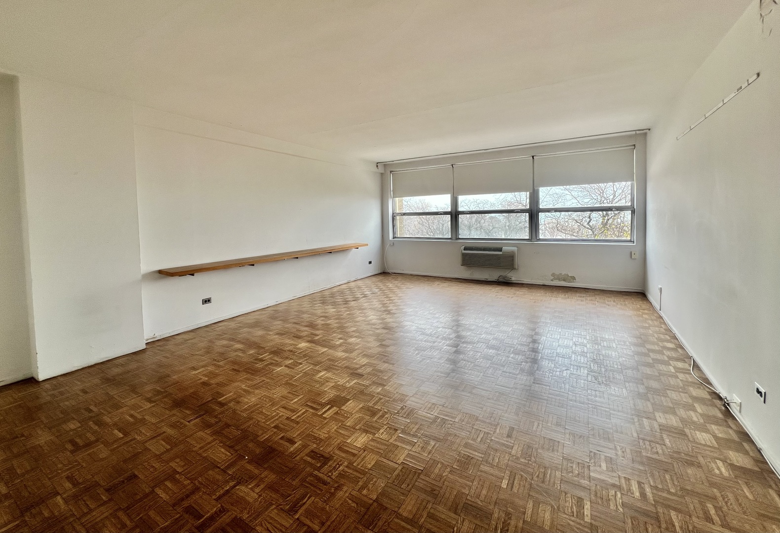 5530 S Shore Drive 5b Property Photo 2