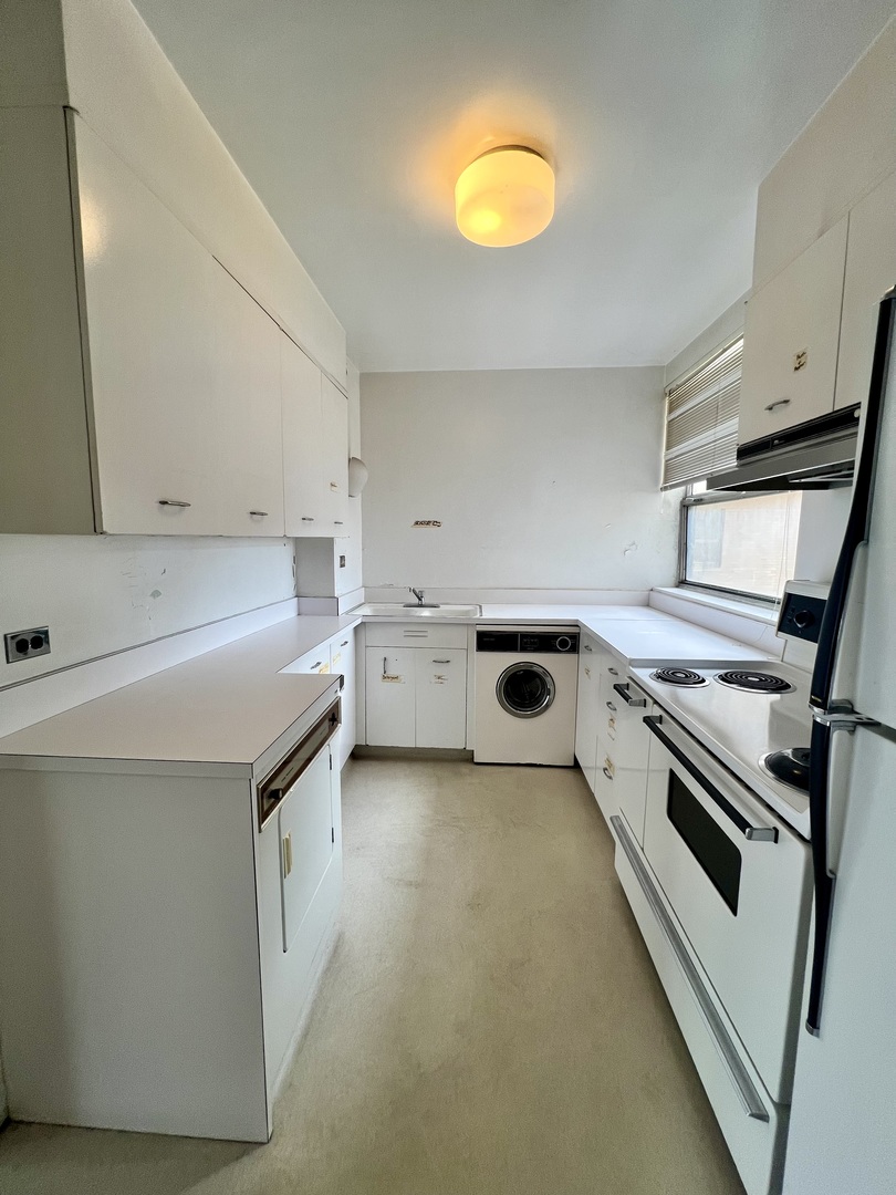 5530 S Shore Drive 5b Property Photo 4