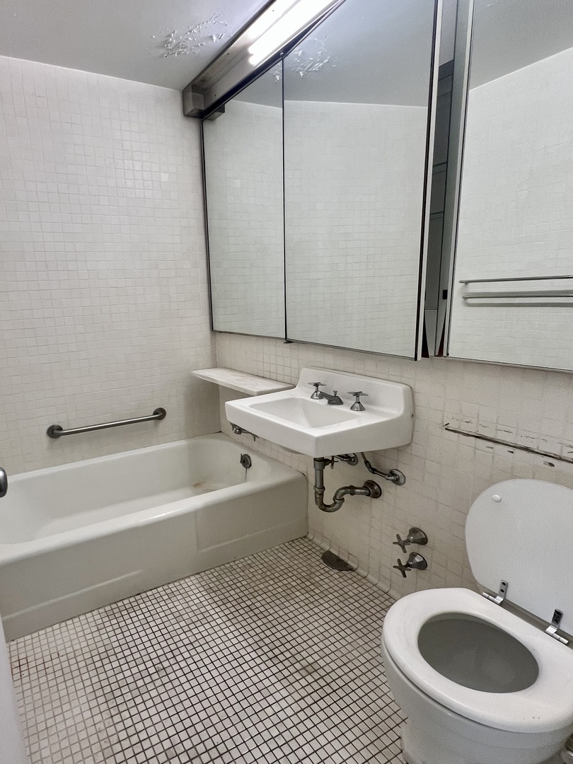 5530 S Shore Drive 5b Property Photo 6