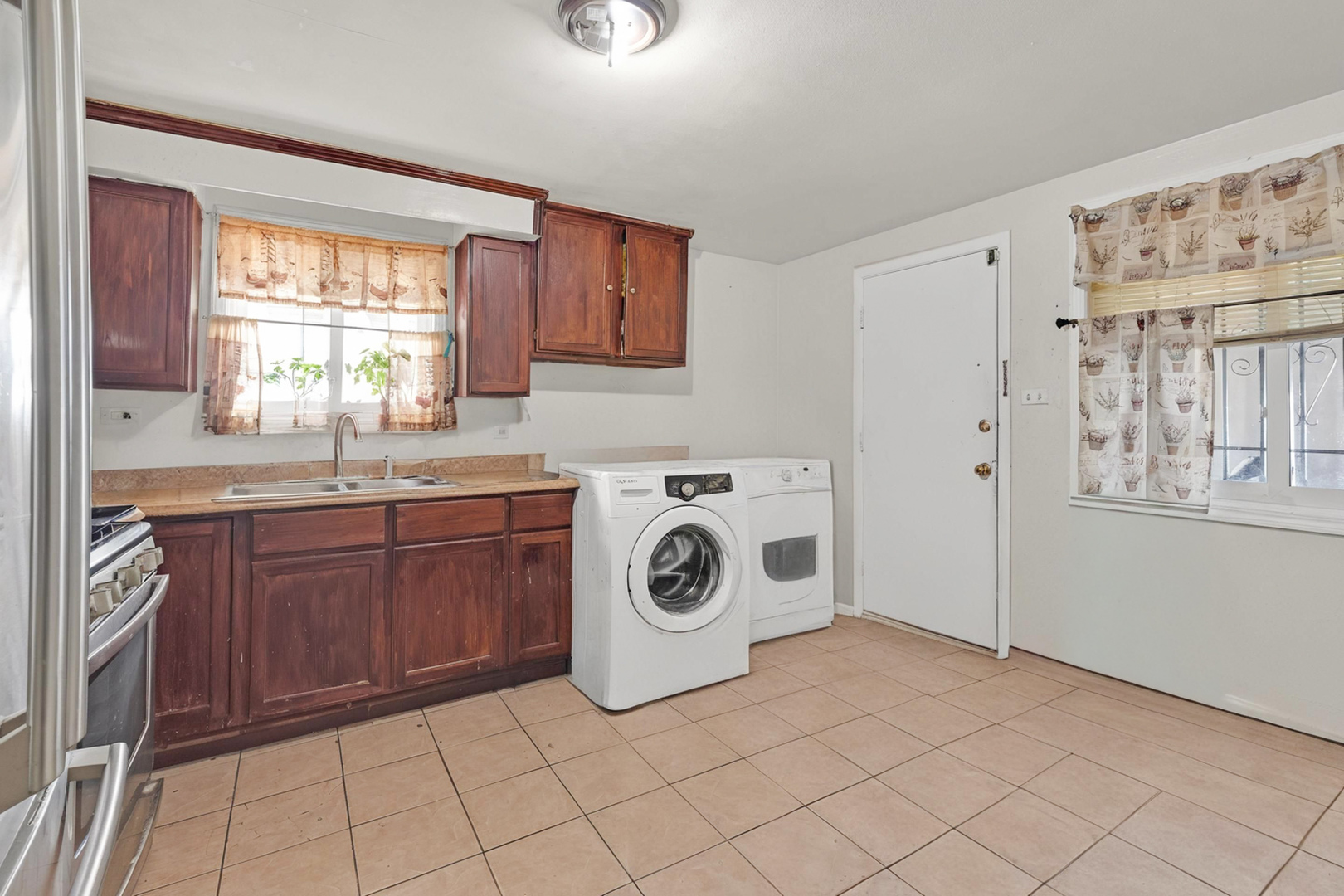 4541 S Laporte Avenue Property Photo 20