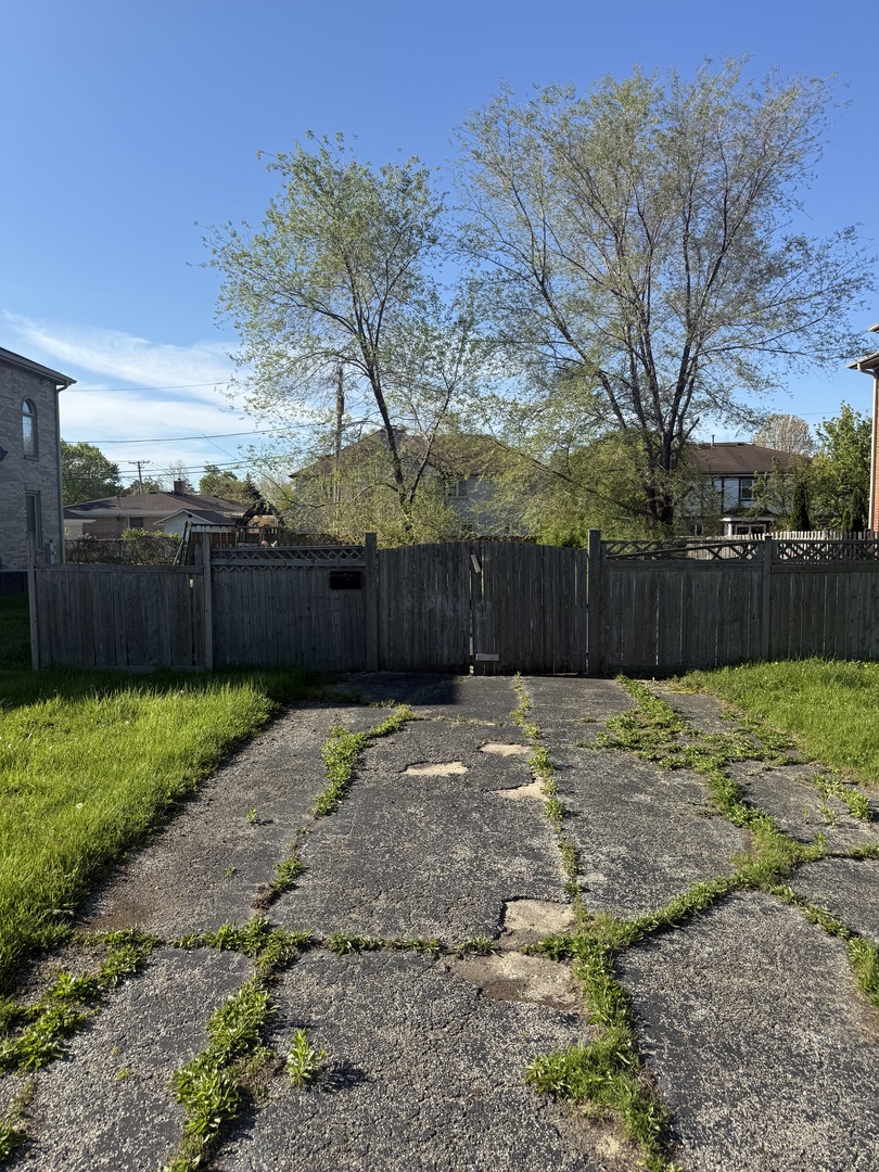 8205 W Ballard Road Property Photo 1