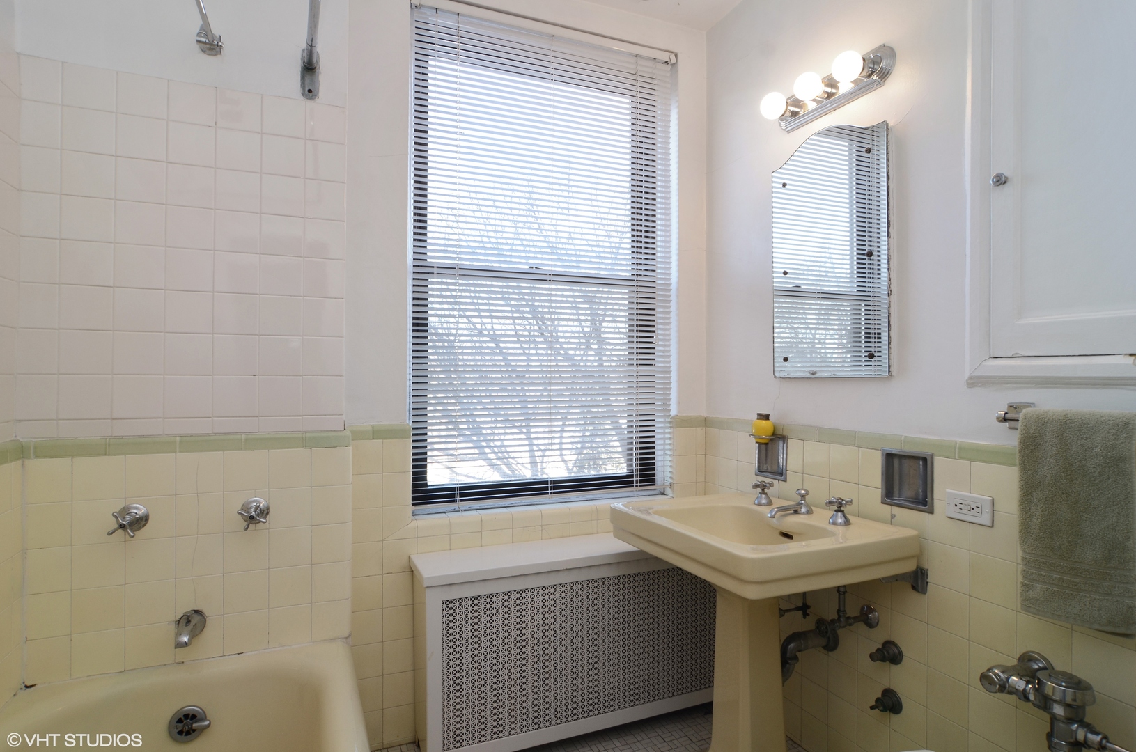 2000 N Lincoln Park West Avenue 312 Property Photo 8