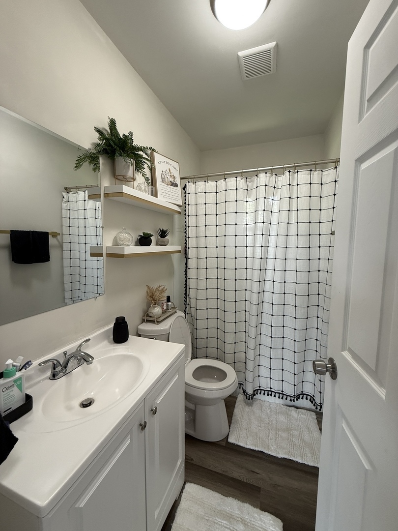 18 N Jefferson Avenue Property Photo 6