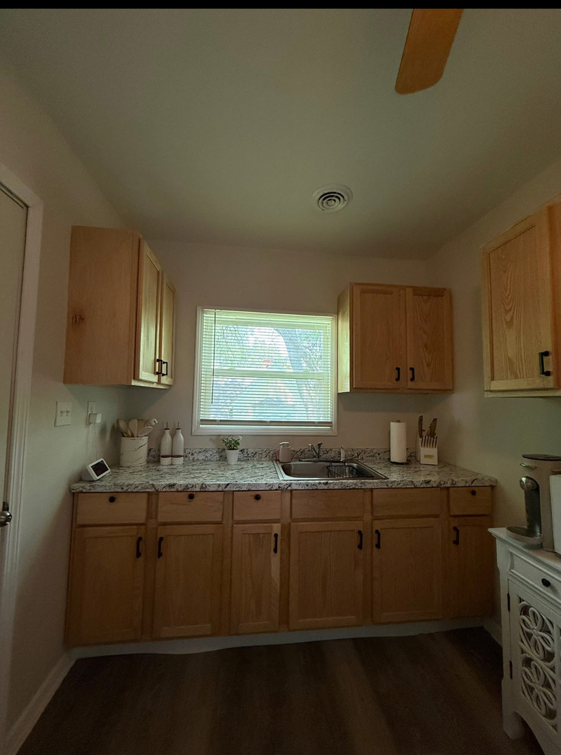 18 N Jefferson Avenue Property Photo 9