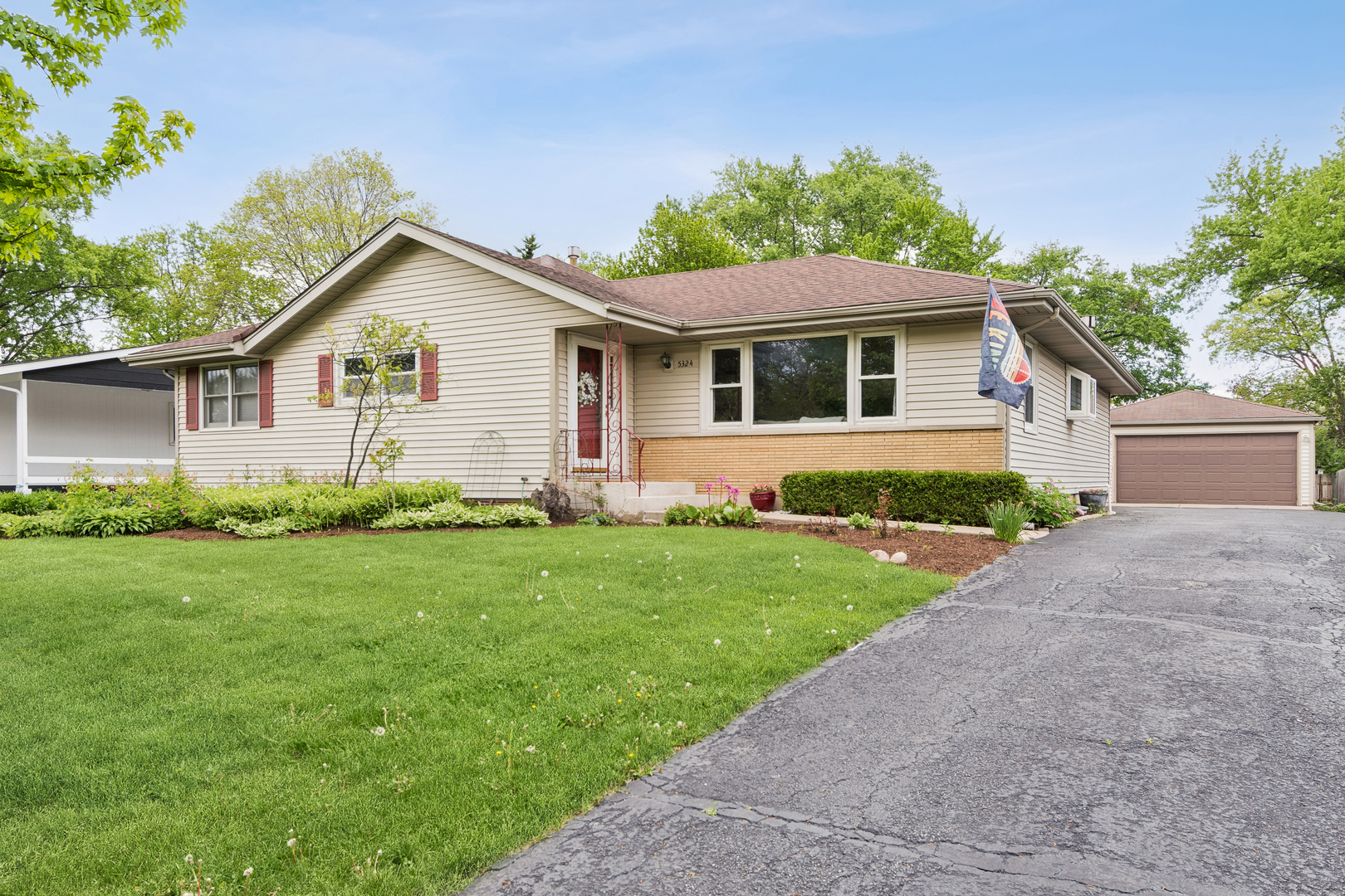 5324 Clover Drive Property Photo 1