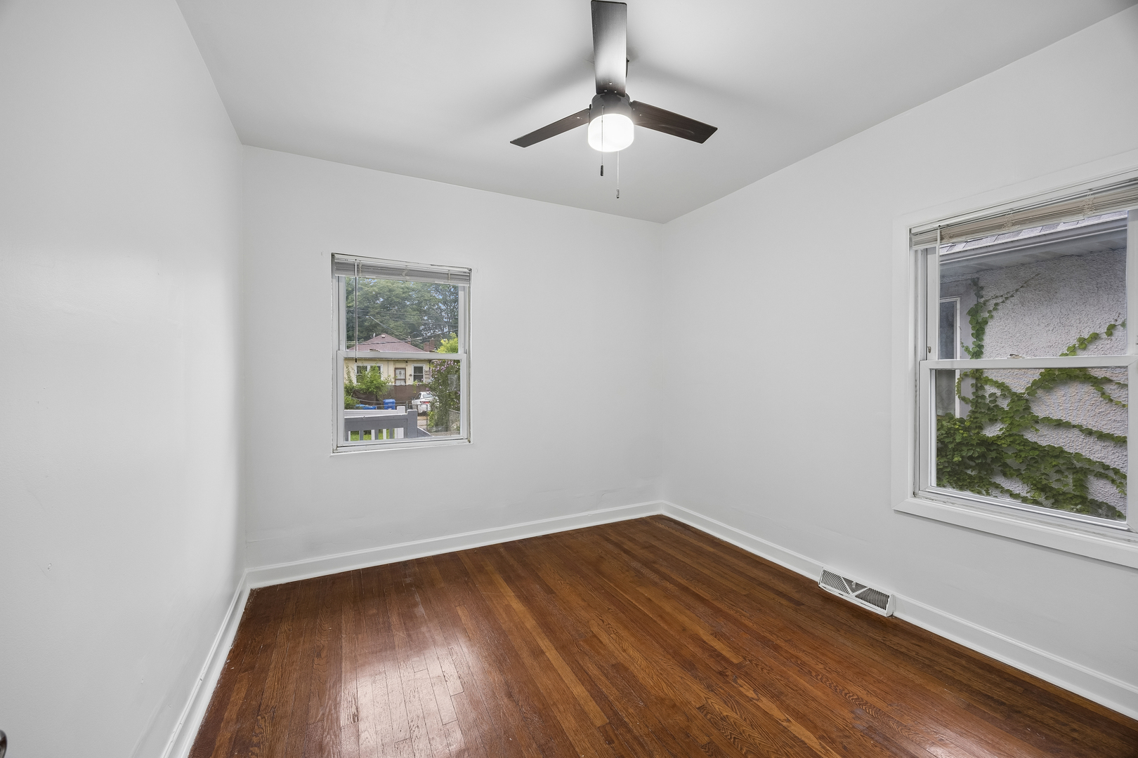 7638 S Merrill Avenue Property Photo 11