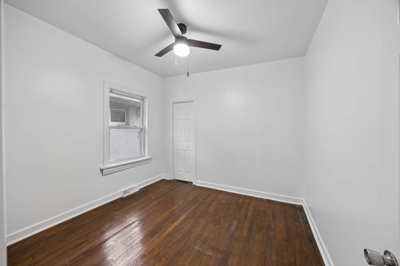 7638 S Merrill Avenue Property Photo 13
