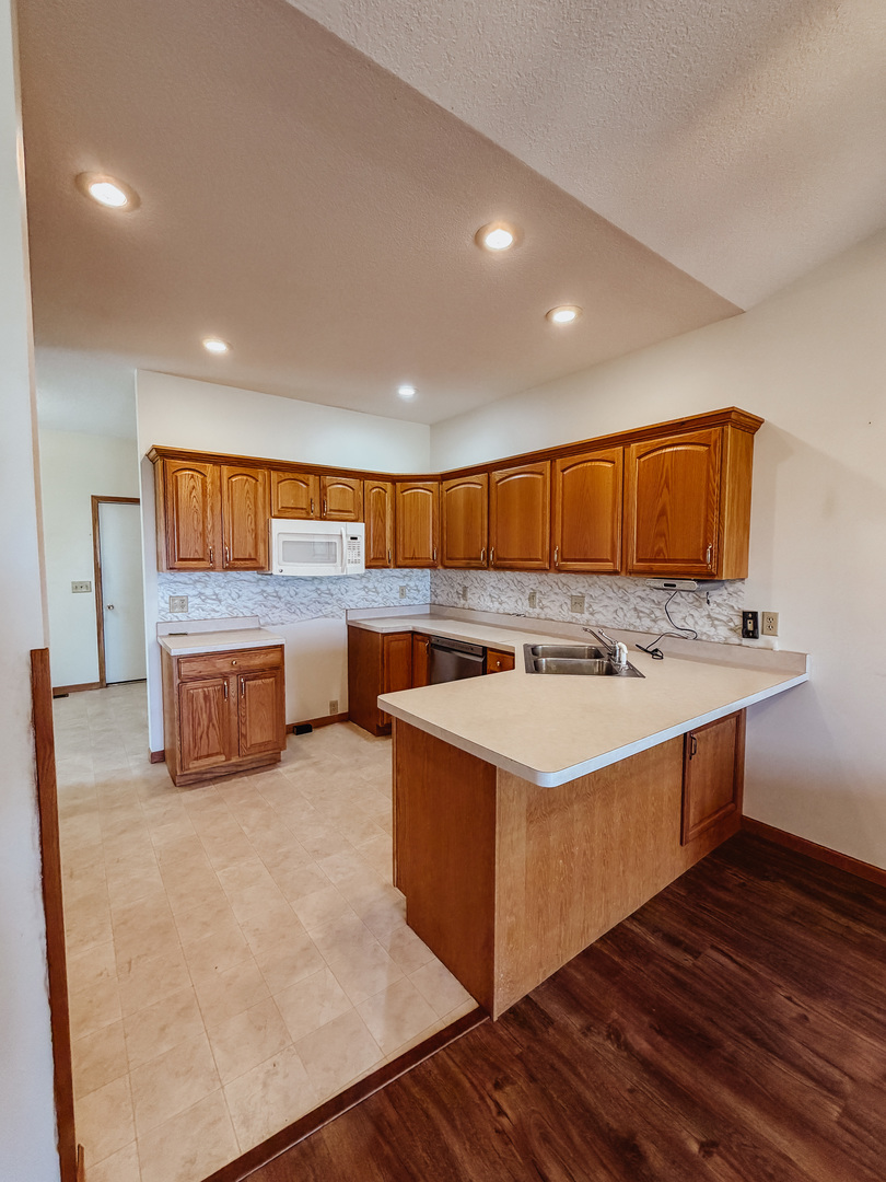 712 W St Joseph Street Property Photo 8