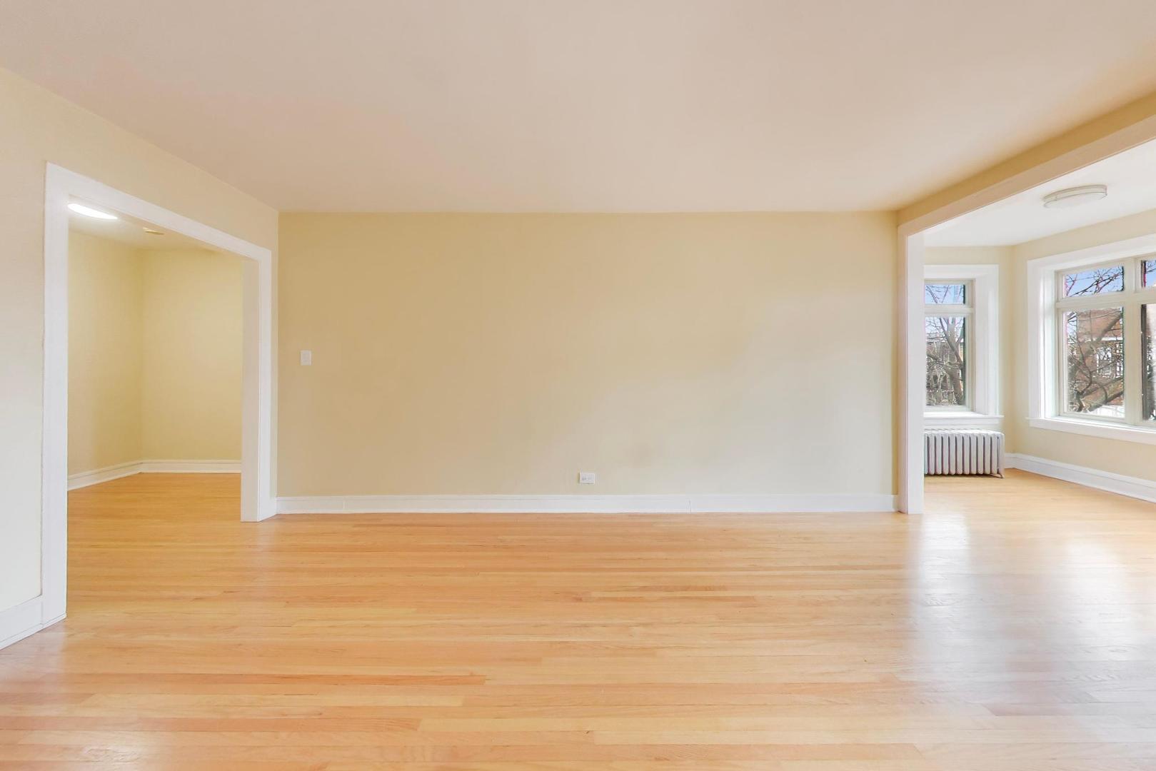 2221 E 68th Street 3 Property Photo 6