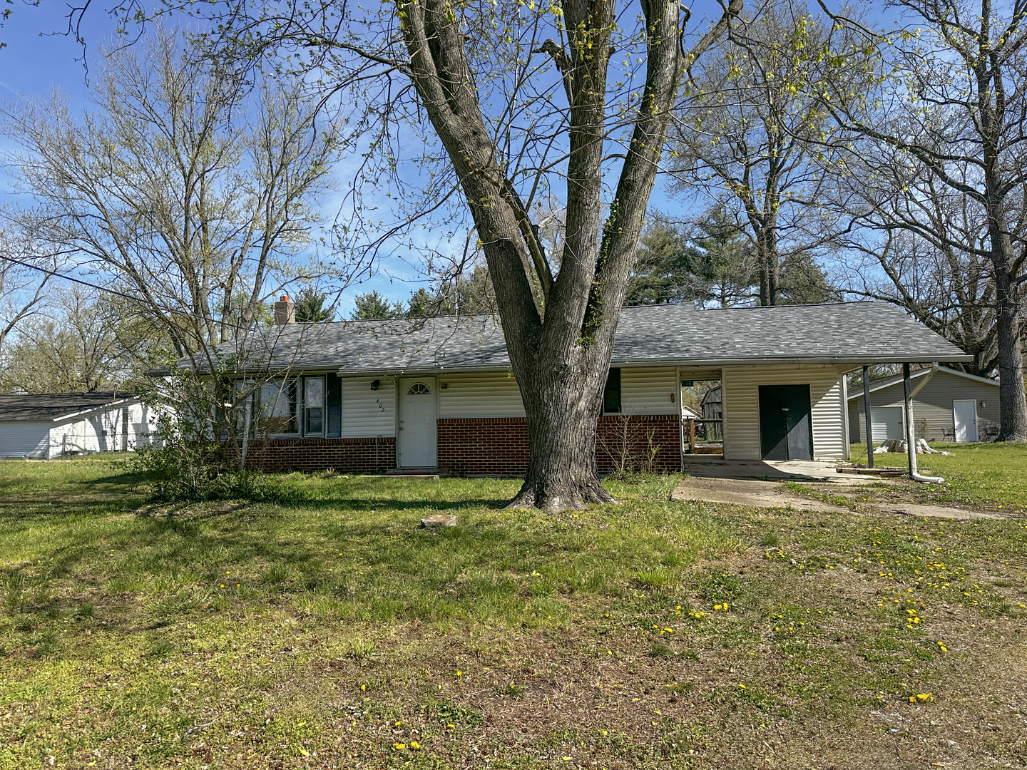 402 E Logan Street Property Photo 5