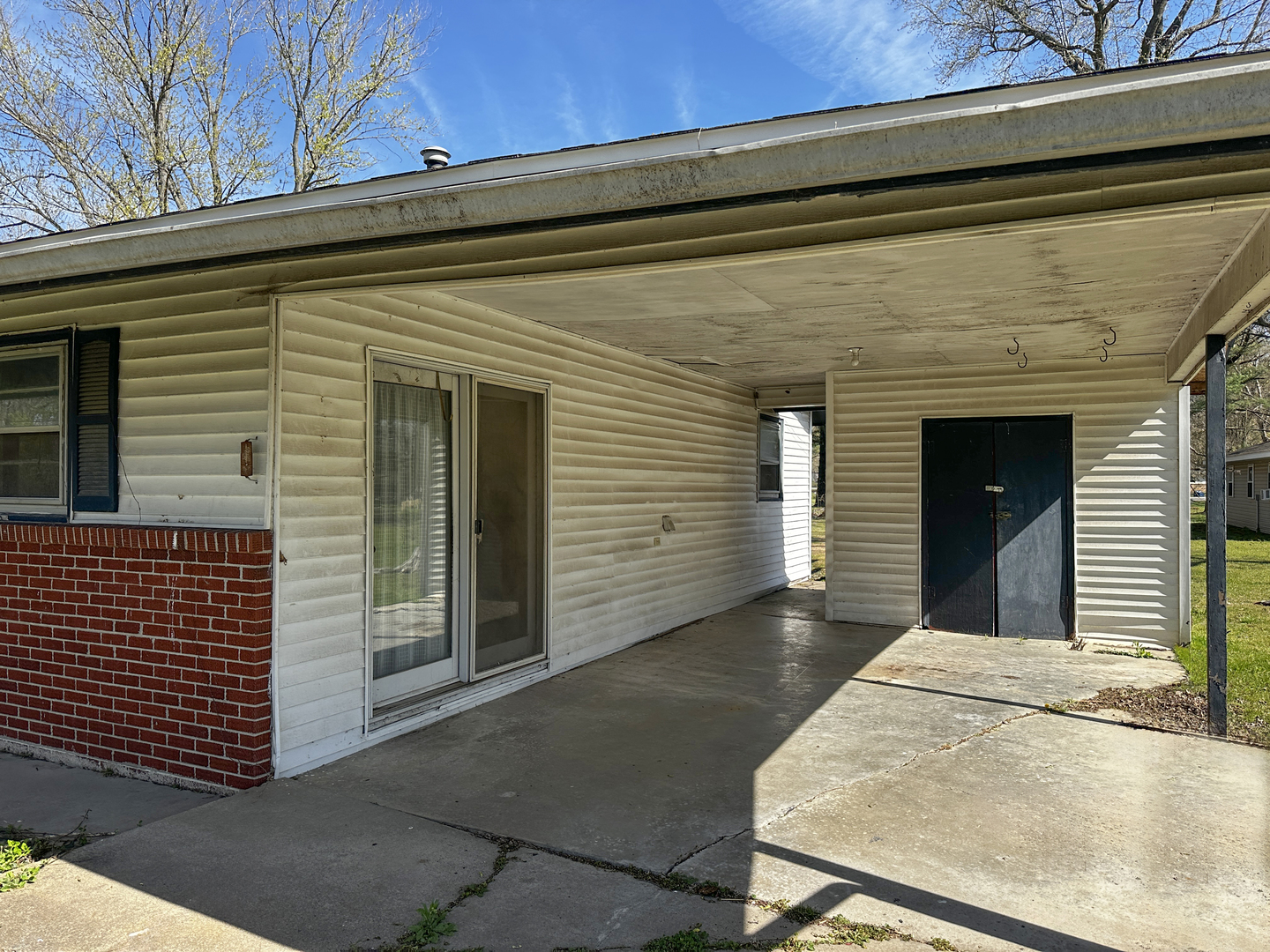 402 E Logan Street Property Photo 10