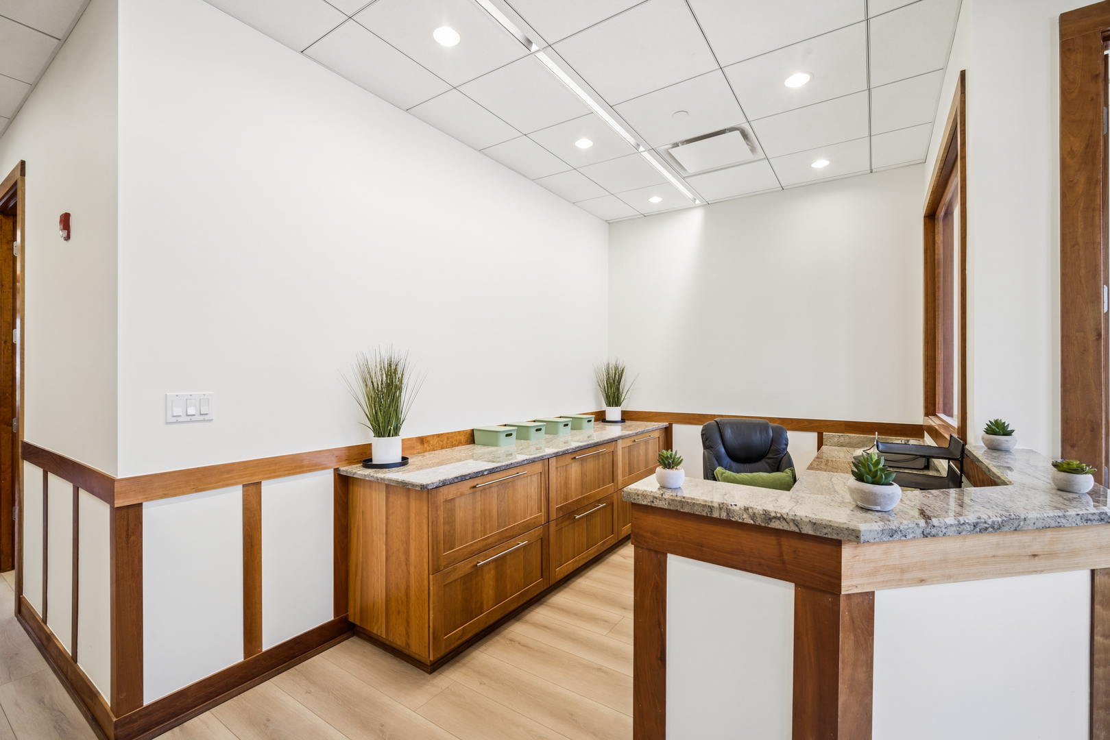 1416 Techny Road Property Photo 4