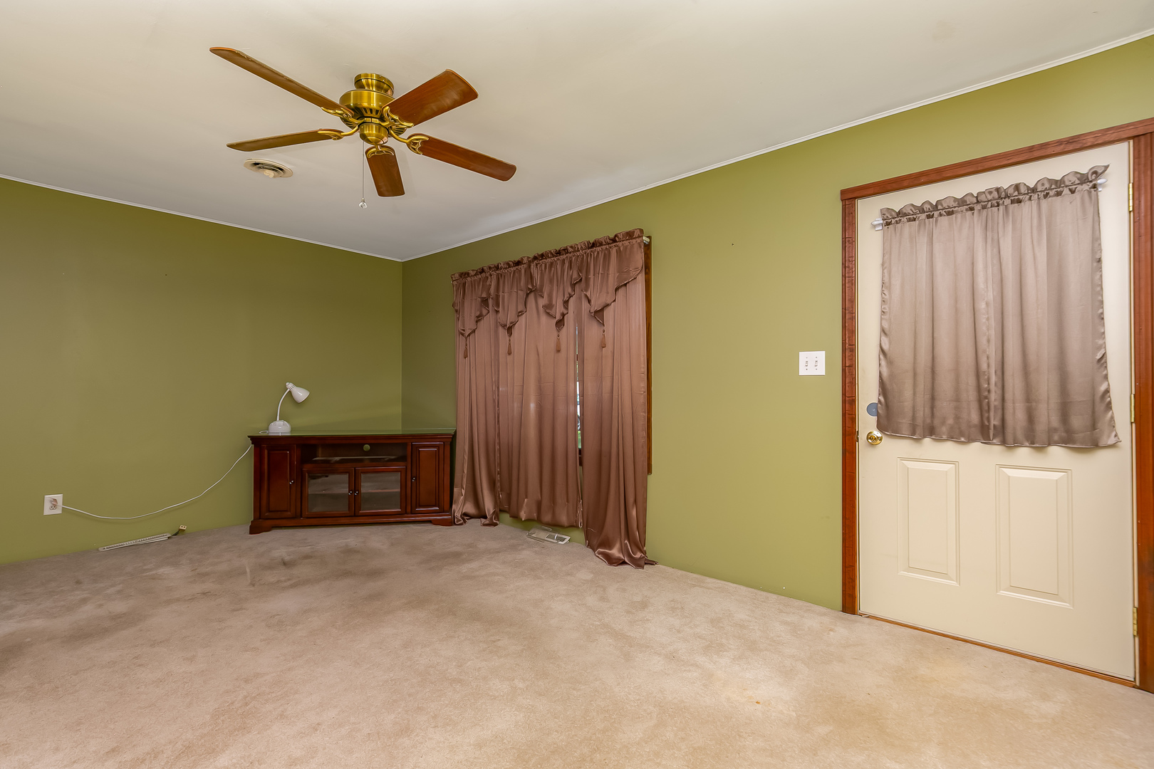 17112 10th Avenue Property Photo 8
