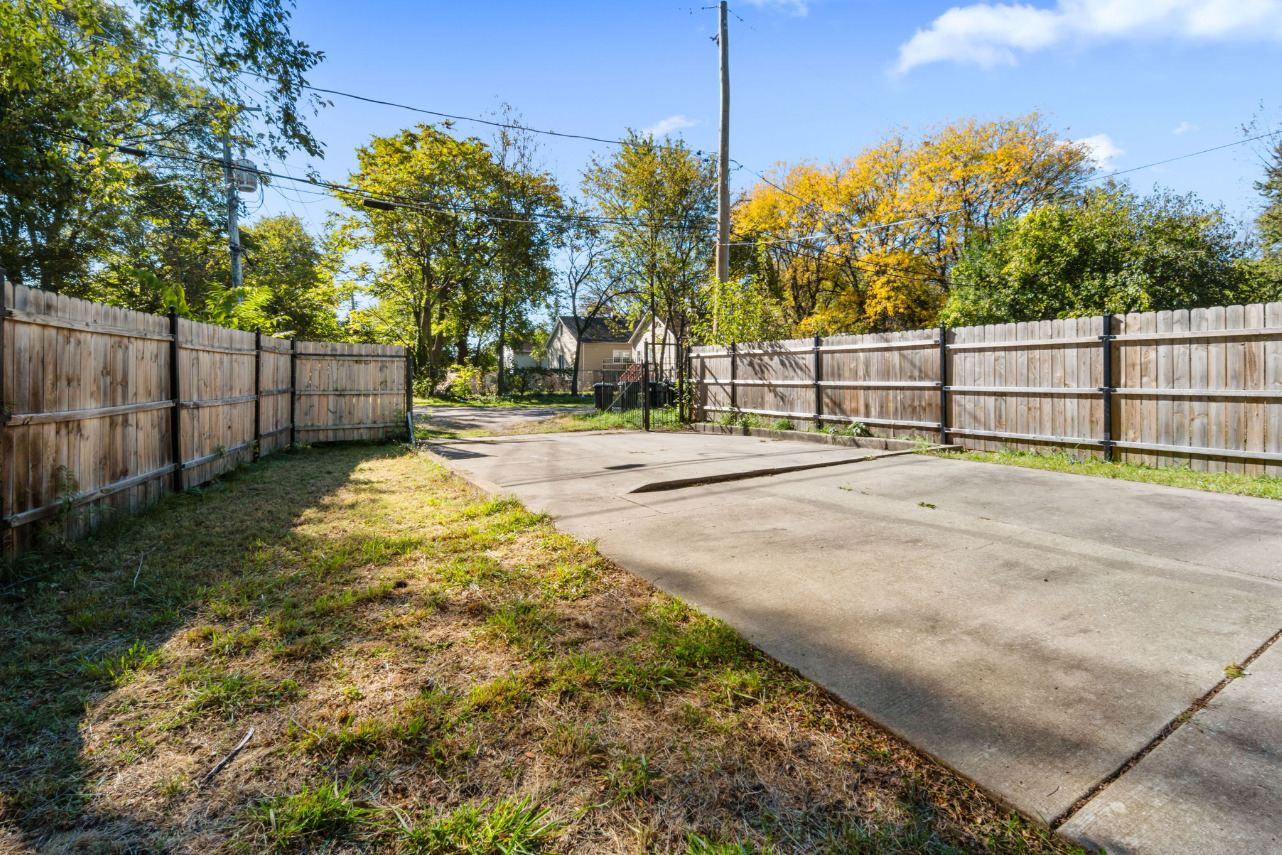 12624645 Property Photo 23