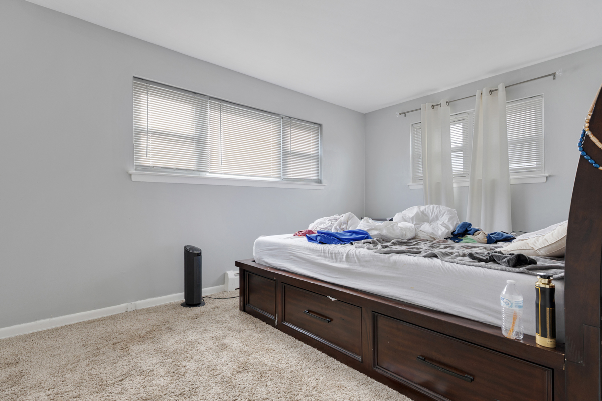 528 N Ardmore Avenue Property Photo 7