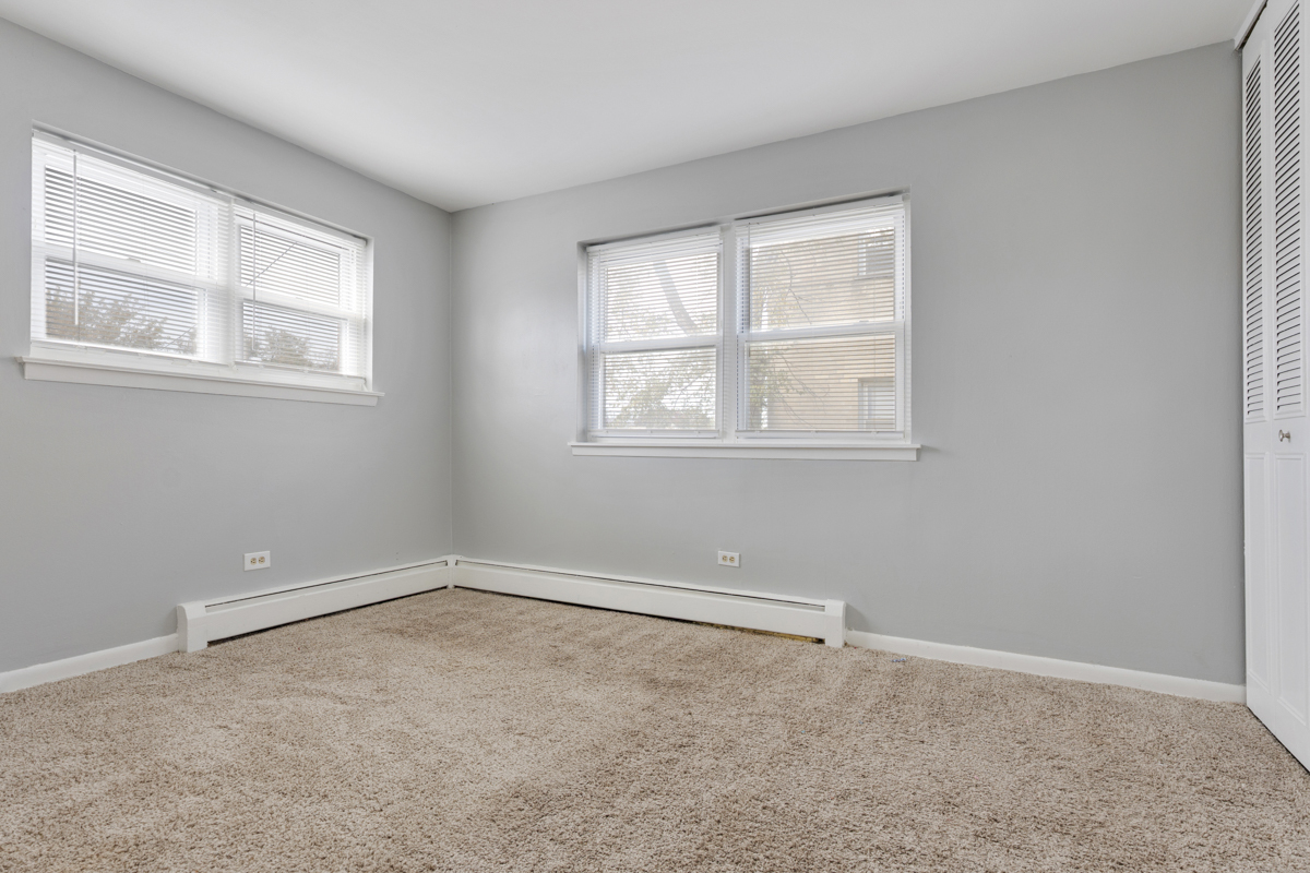 528 N Ardmore Avenue Property Photo 10
