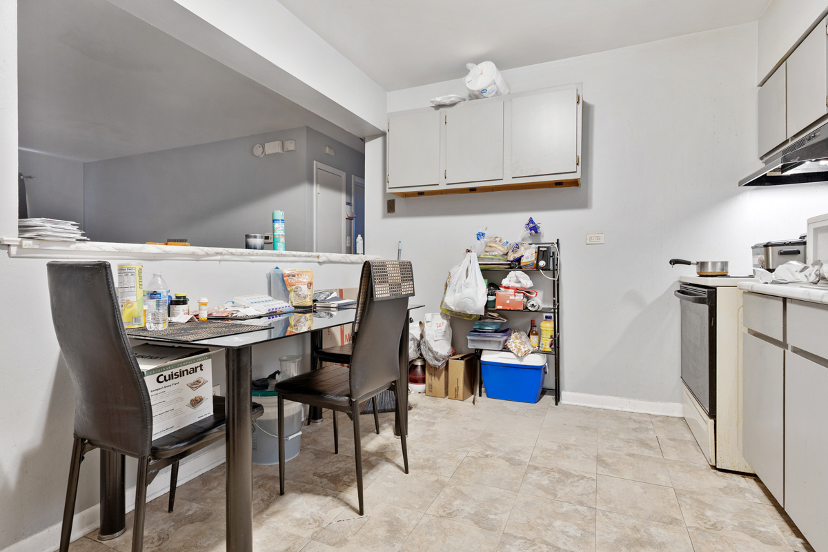 528 N Ardmore Avenue Property Photo 13