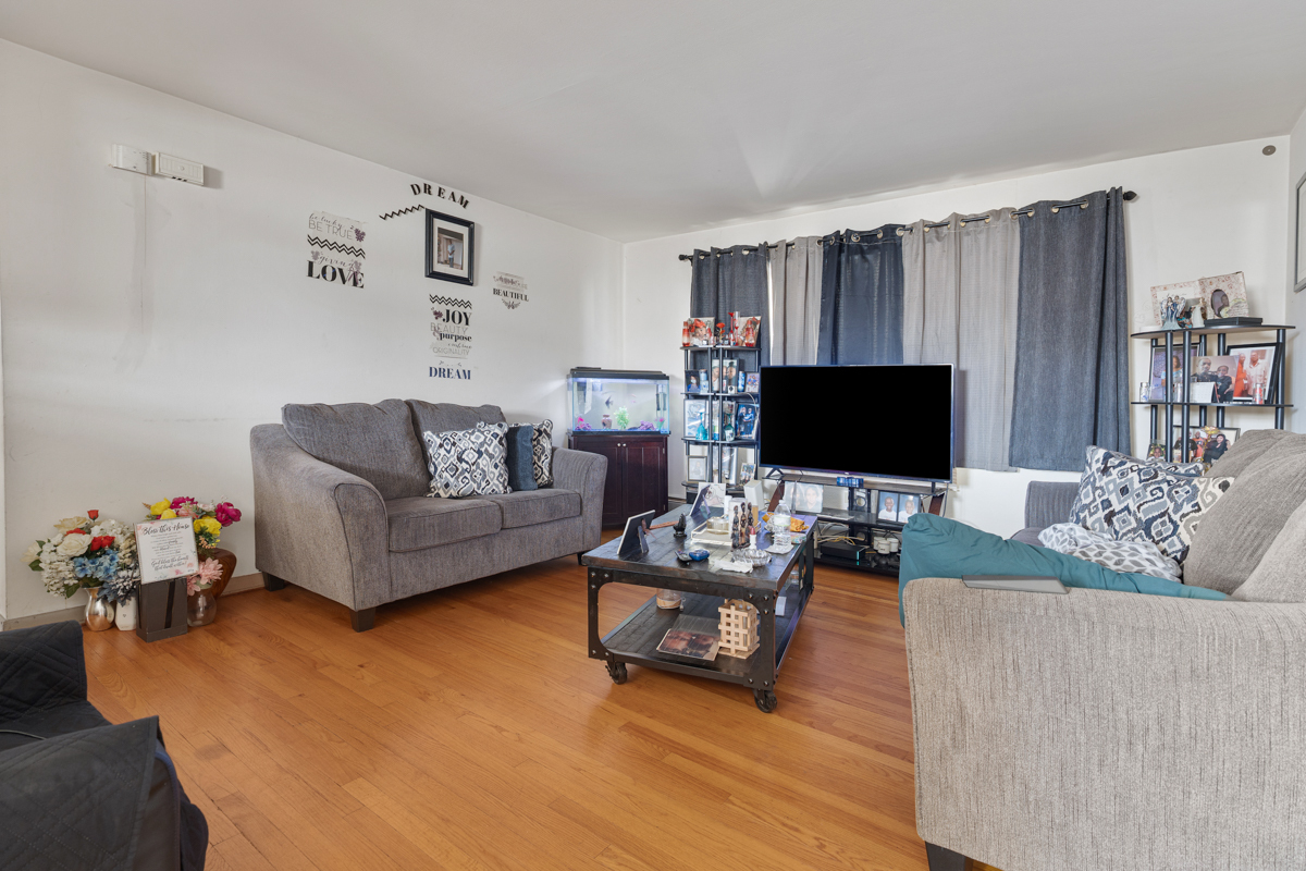 528 N Ardmore Avenue Property Photo 16