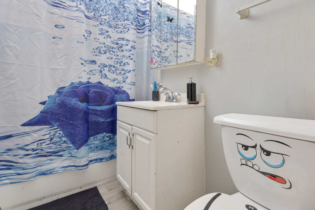 528 N Ardmore Avenue Property Photo 20