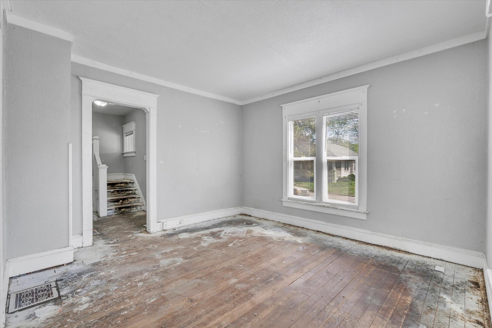 706 N Howell Street Property Photo 14